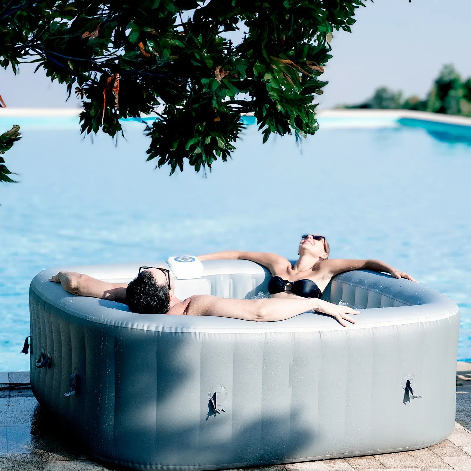 4 to 6 Person Inflatable Hot Tub